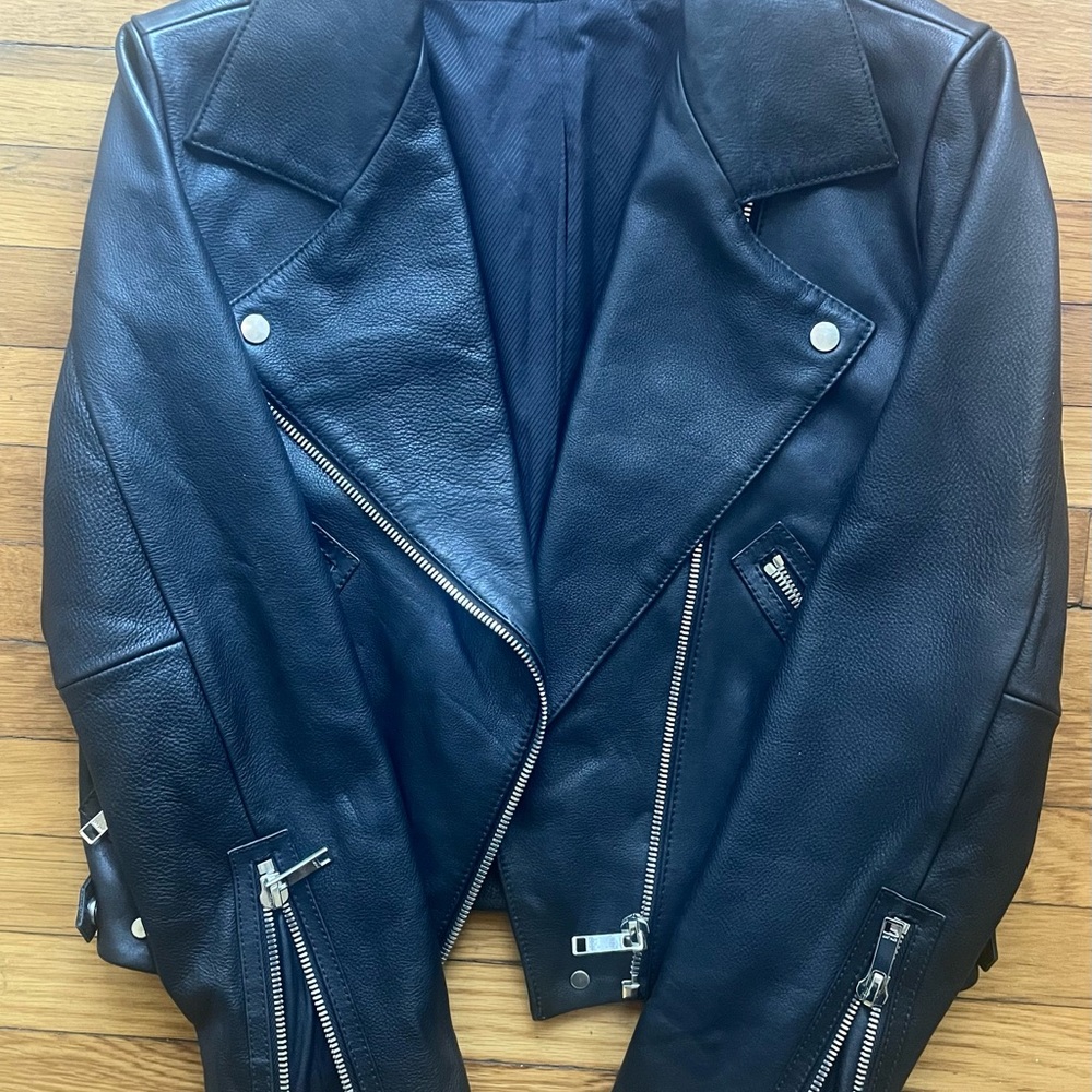 LTH JKT Modern Black Leather Biker Jacket Silver Zipper Detail Size Small